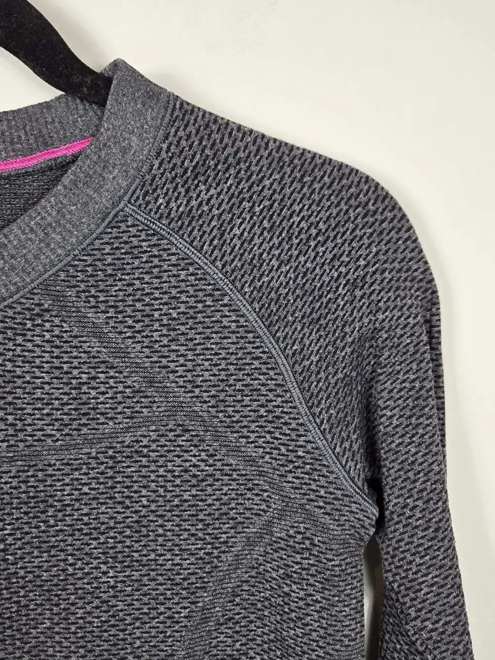 Ivivva by Lululemon Girls 14 Gray Seamless Long Sleeve Athletic Top Thumbholes